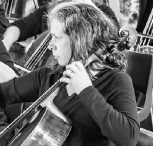 Meet our players – Cathy Oliver, cello